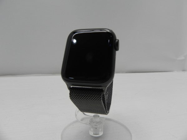 【中古】【簡易動作確認済】Apple Watch Series SE 40mm GPSモデル 32GB＜スマートウォッチ＞（代引き不可）6587