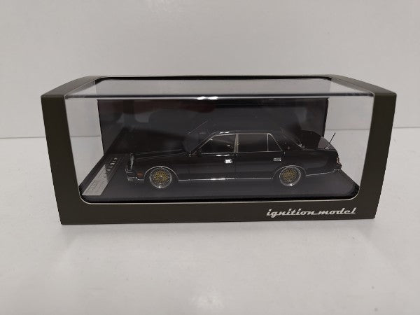 【中古】【開封済】1/43 Toyota Century GZG50(ブラック×ホイールシルバー＆ゴールド) [IG0696]＜コレクターズアイテム＞（代引き不可）6597