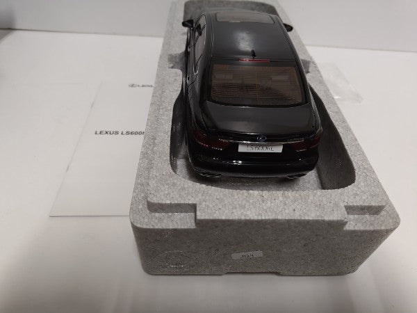 【中古】【開封品】1/18 LEXUS LS600hL(ブラック) 「Signature」 [78842]＜コレクターズアイテム＞（代引き不可）6597