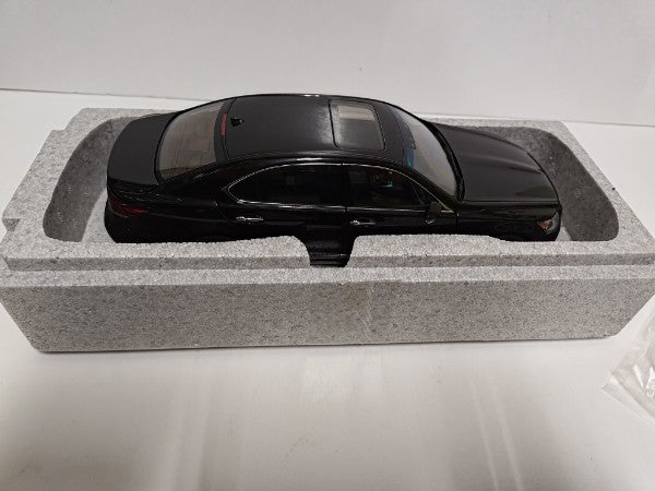 【中古】【開封品】1/18 LEXUS LS600hL(ブラック) 「Signature」 [78842]＜コレクターズアイテム＞（代引き不可）6597