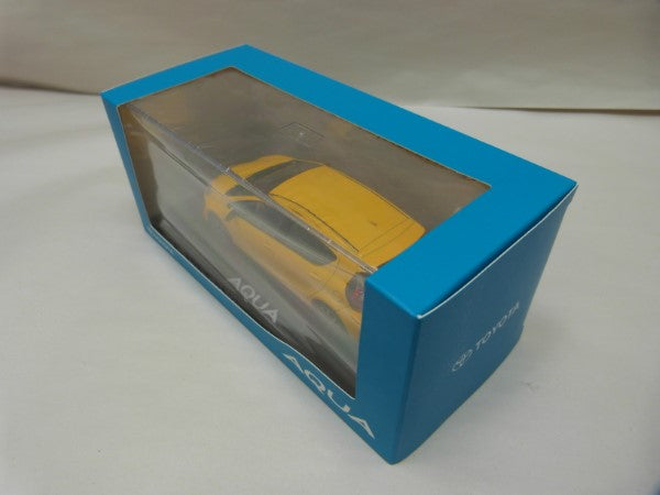 【中古】【開封品】店頭展示用 1/30 TOYOTA AQUA 5A3 イエロー L 設定なし＜コレクターズアイテム＞（代引き不可）6600