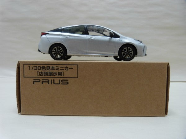 【中古】【開封品】TOYOTA 1/30 色見本ミニカー PRIUS 4X1 スティールブロンドメタリック＜コレクターズアイテム＞（代引き不可）6600