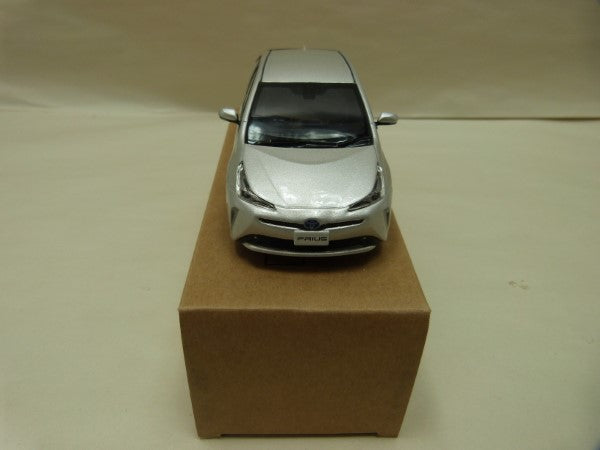 中古】【開封品】TOYOTA 1/30 色見本ミニカー PRIUS 4X1