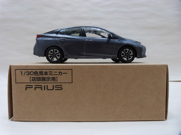 【中古】【開封品】TOYOTA 1/30 色見本ミニカー PRIUS 1G3 グレーメタリック＜コレクターズアイテム＞（代引き不可）6600