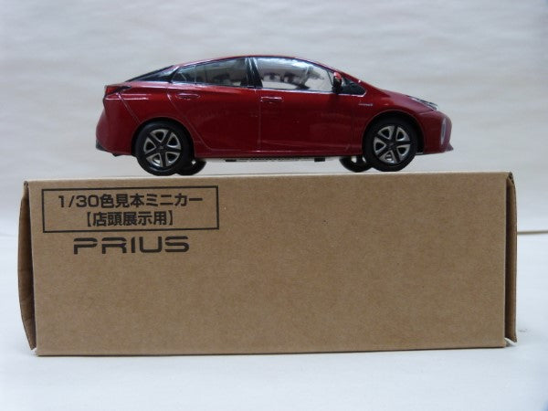 【中古】【開封品】TOYOTA 1/30 色見本ミニカー PRIUS 3U5 エモーショナルレッド2＜コレクターズアイテム＞（代引き不可）6600