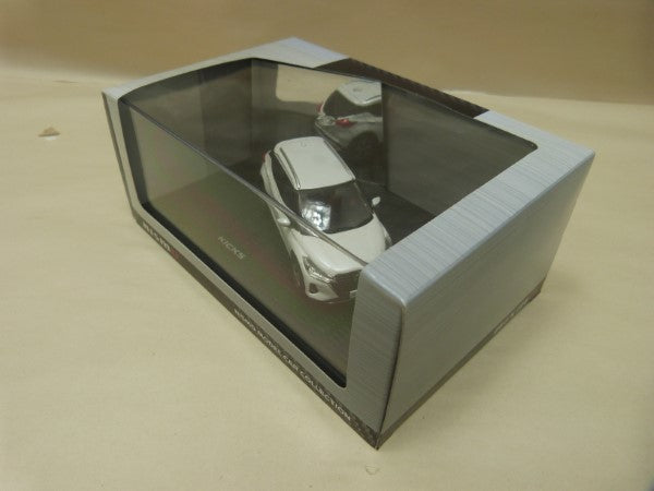 【中古】【開封品】1/43 NISSAN GT-R NISMO ブリリアントホワイトパール ミニカー＜コレクターズアイテム＞（代引き不可）6600