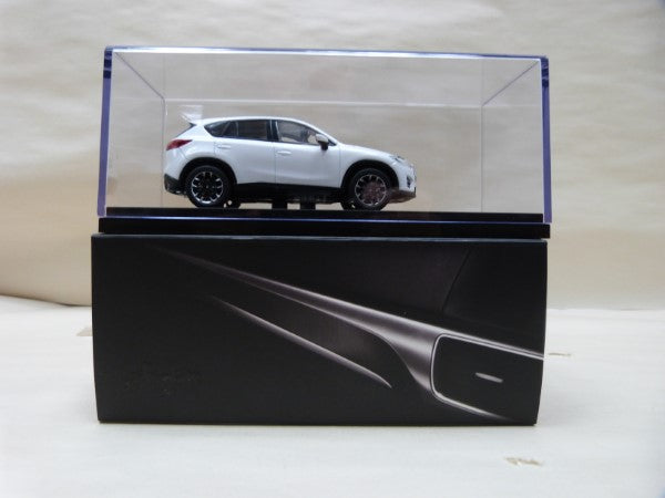 【中古】【開封品】1/43 Mazda CX-5 2005 クリスタルホワイトパールマイカ ミニカー＜コレクターズアイテム＞（代引き不可）6600