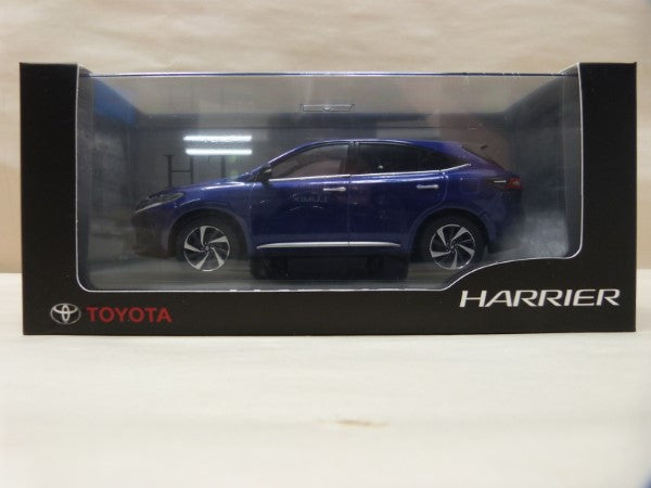 【中古】【未開封】1/30 TOYOTA HARRIER 8W7 ダークブルー マイカメタリック カラーサンプル ミニカー＜コレクターズアイテム＞（代引き不可）6600