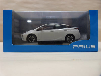 【中古】【未開封】1/30 TOYOTA PRIUS 070 ホワイトパール クリスタルシャイン カラーサンプル ミニカー＜コレクター...