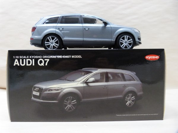 【中古】【開封品】1/18 Audi Q7 シルバーグレー 09221GR ミニカー＜コレクターズアイテム＞（代引き不可）6600