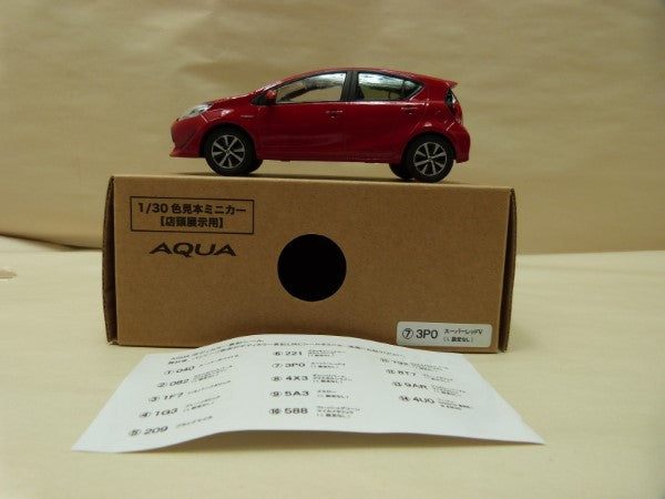 【中古】【開封品】1/30 店頭展示用色見本ミニカー AQUA 3P0 スーパーレッドV L設定なし＜コレクターズアイテム＞（代引き不可）6600