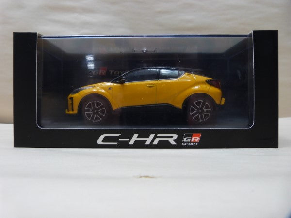 【中古】【開封品】【未使用】1/30 店頭展示用色見本 C-HR GR SPORT 2PQ ブラック イエロー ミニカー＜コレクターズアイテム＞（代引き不可）6600