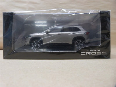 【中古】【未開封】1/30 TOYOTA COROLLA CROSS 4V8 アバンギャルドブロンズ メタリック ミニカー＜コレクター...