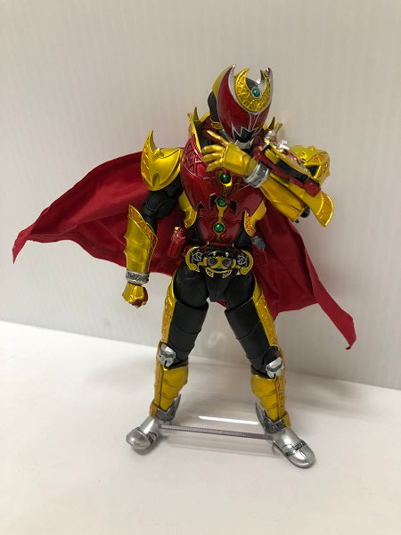 【中古】【開封品】S.H.Figuarts(真骨彫製法) 仮面ライダーキバ エンペラーフォーム 「仮面ライダーキバ」＜フィギュア＞（代引き不可）6605